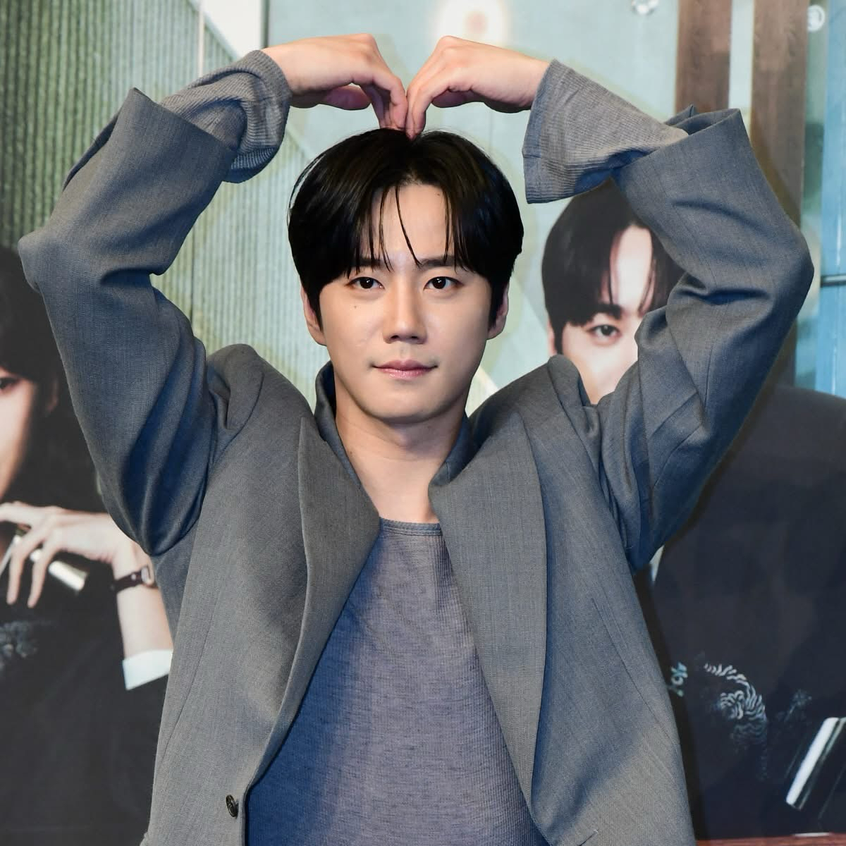 Behind-the-scenes cut of Lee Junyoung