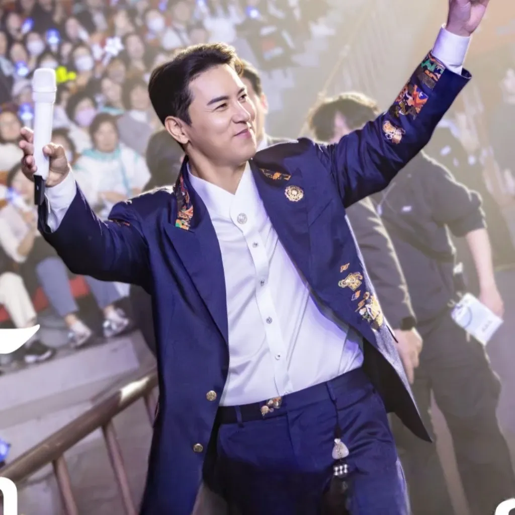 Behind-the-scenes cut of Jang Minho