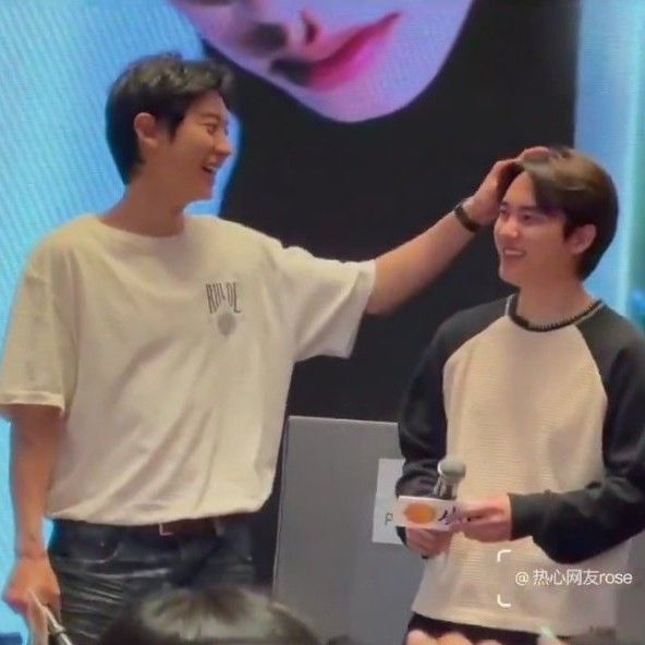 도경수 (디오)의 비하인드 컷