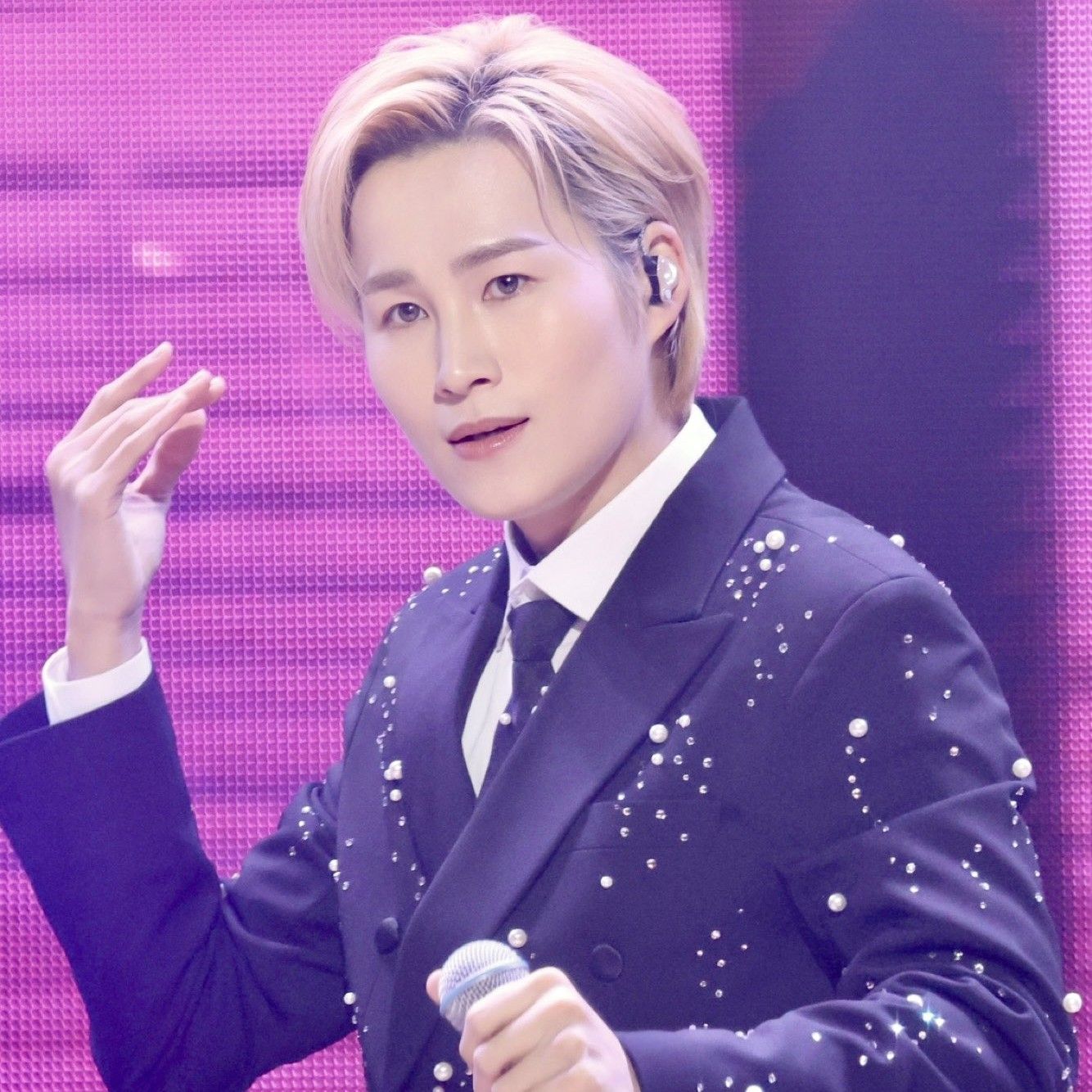 김희재의 비하인드 컷