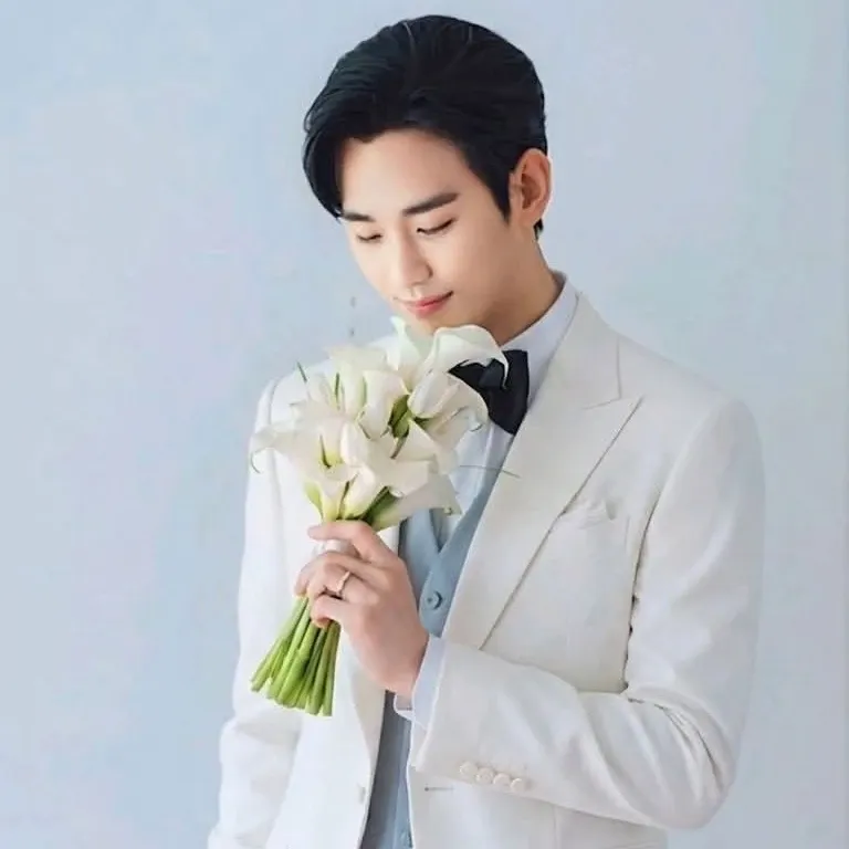 A moment captured by a fan of Kim Soohyun