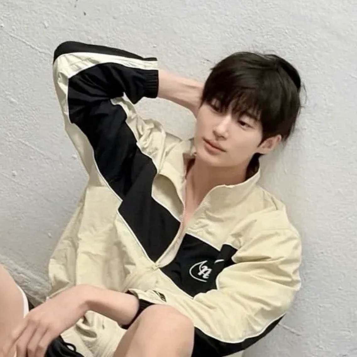Latest photo of Byeon Wooseok