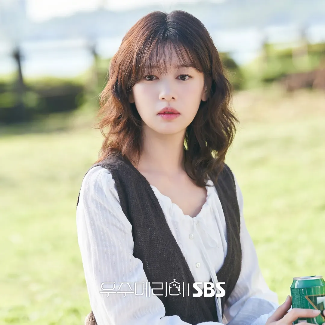 Behind-the-scenes cut of Jung Somin