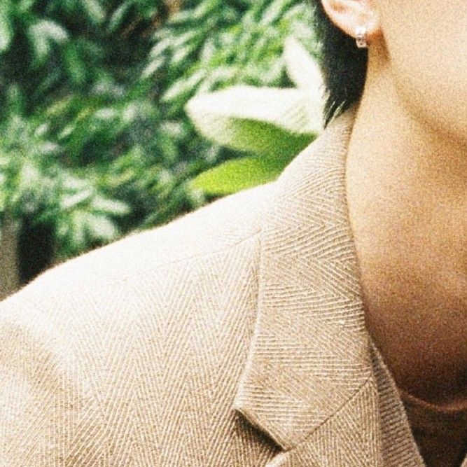 Behind-the-scenes cut of Zhou Yiran