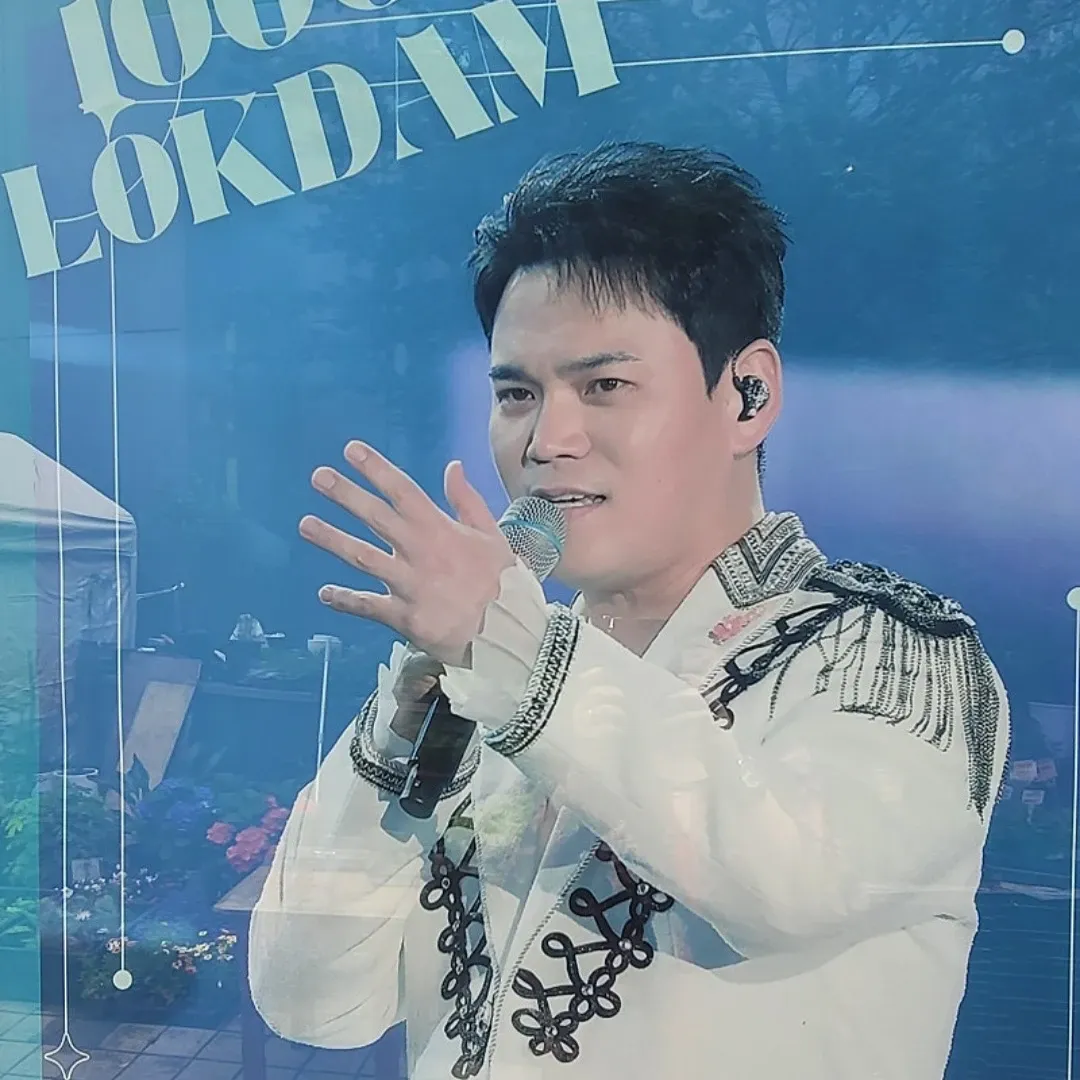A moment captured by a fan of Cheonrokdam