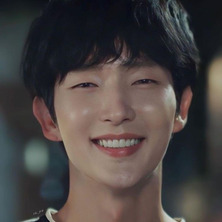 A moment captured by a fan of Lee Joongi