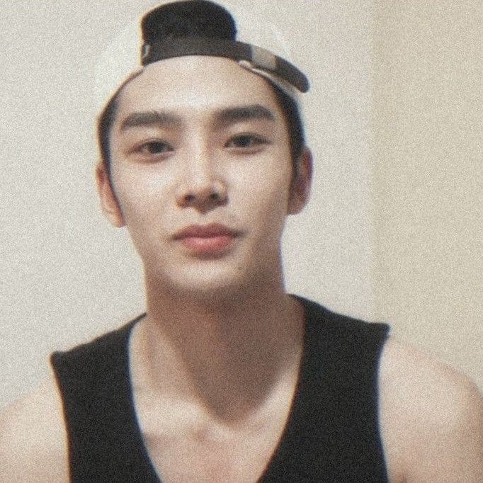 Cuplikan di balik layar dari Rowoon