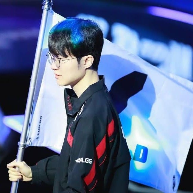 Latest photo of Faker