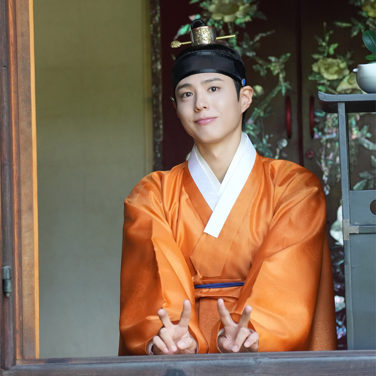 A moment captured by a fan of Park Bogum