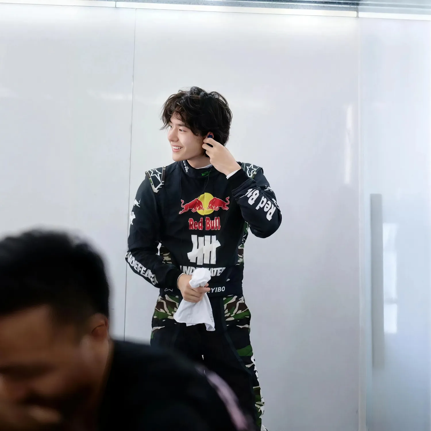 Behind-the-scenes cut of Wang Yibo