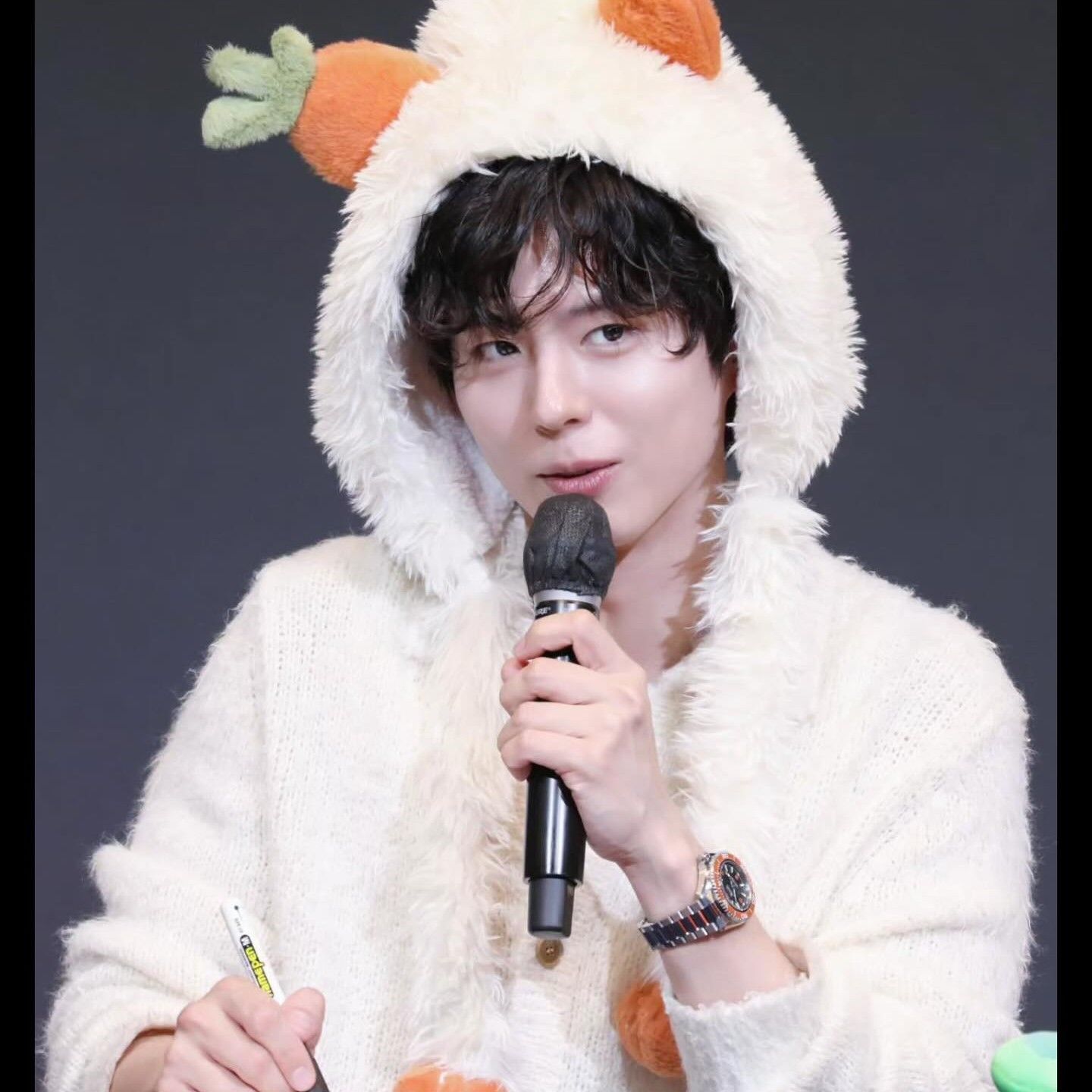 Recent activity shot of Park Bogum