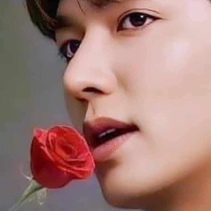 粉絲拍下的李敏鎬瞬間