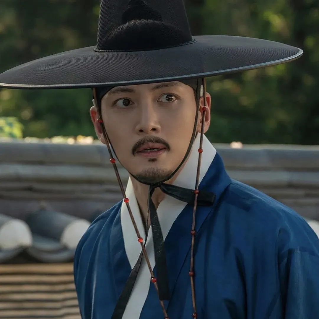 Behind-the-scenes cut of Ji Changwook