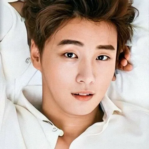 A moment captured by a fan of Yoon Shiyoon