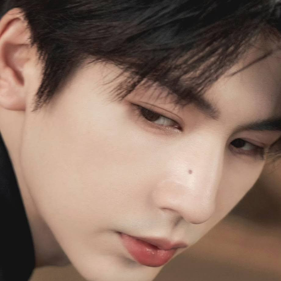 Behind-the-scenes cut of Zhang Linghe