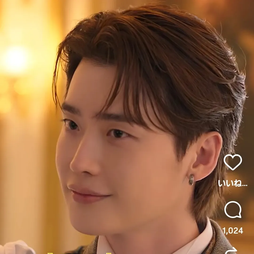 A moment captured by a fan of Lee Jongsuk