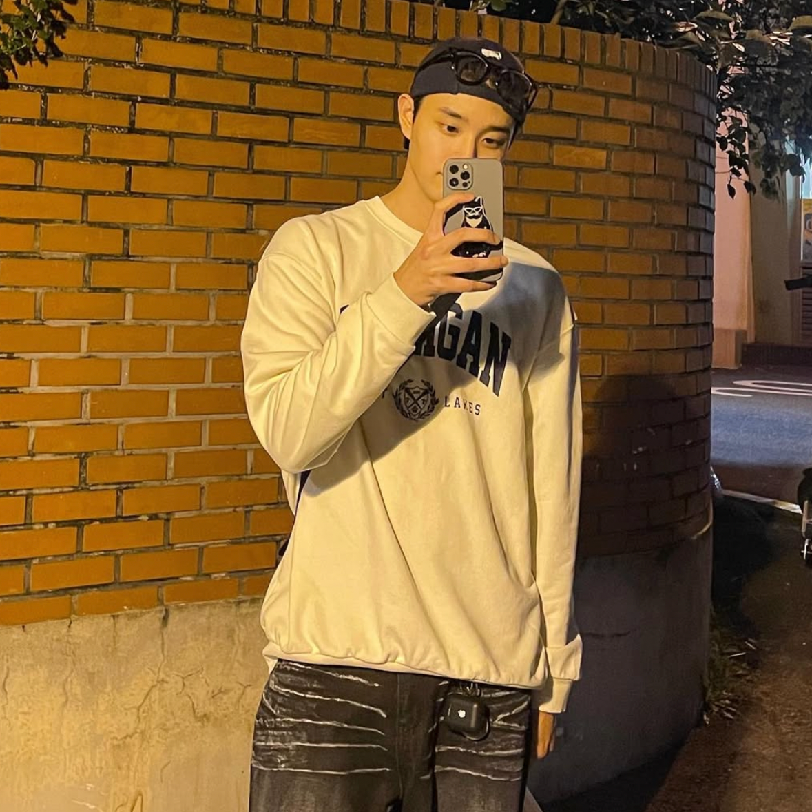 A moment captured by a fan of Kim Jaewon