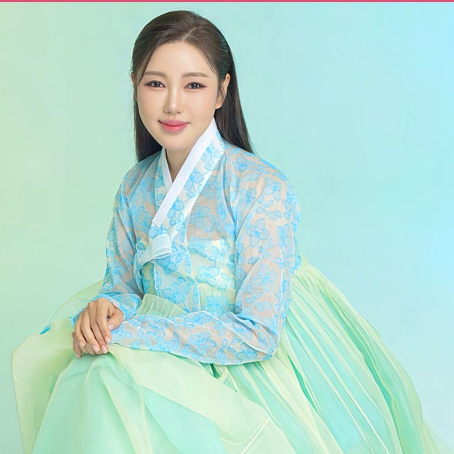 A moment captured by a fan of Song Gain