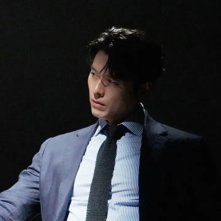 Momen yang diabadikan oleh penggemar Hyun Bin
