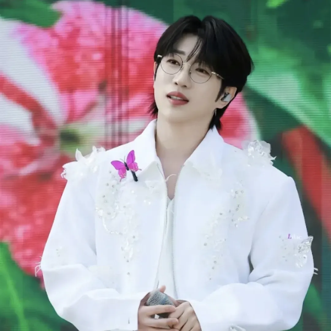 A moment captured by a fan of An Sunghoon