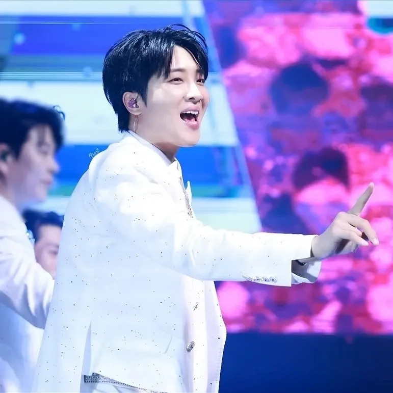 Behind-the-scenes cut of Hwang Yunsung
