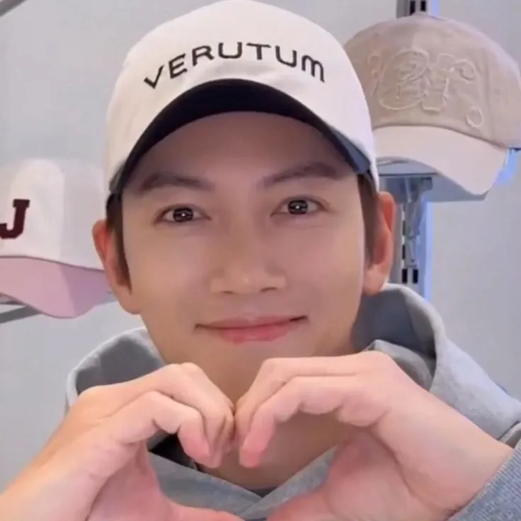 粉絲拍下的池昌旭瞬間