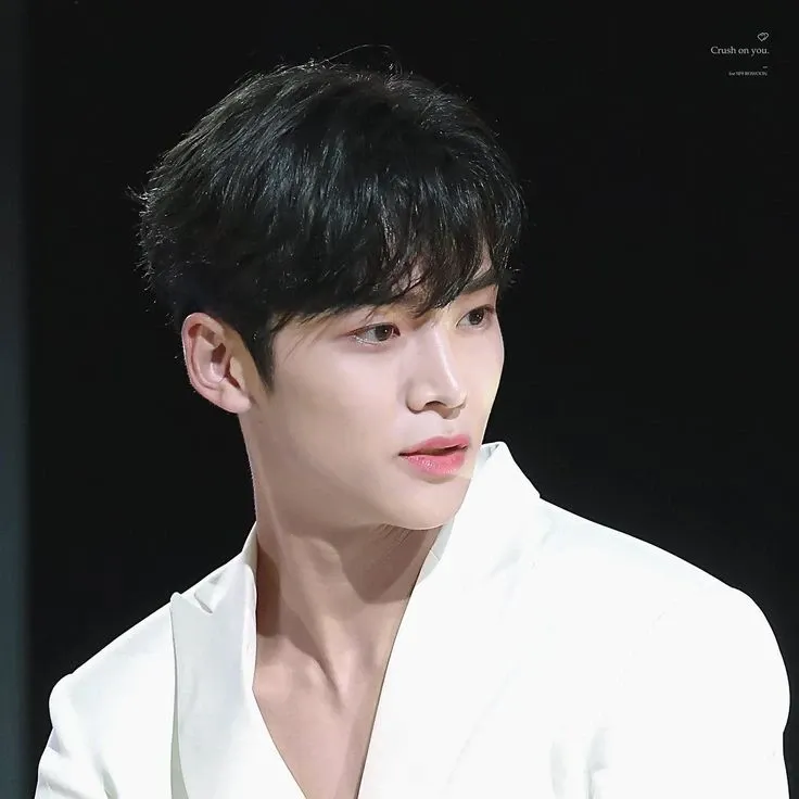 Foto terbaru dari Rowoon