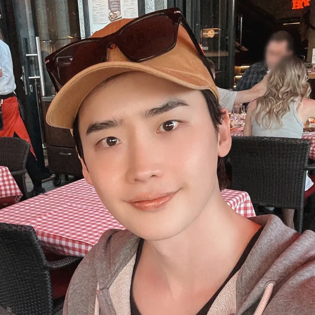 Latest photo of Lee Jongsuk