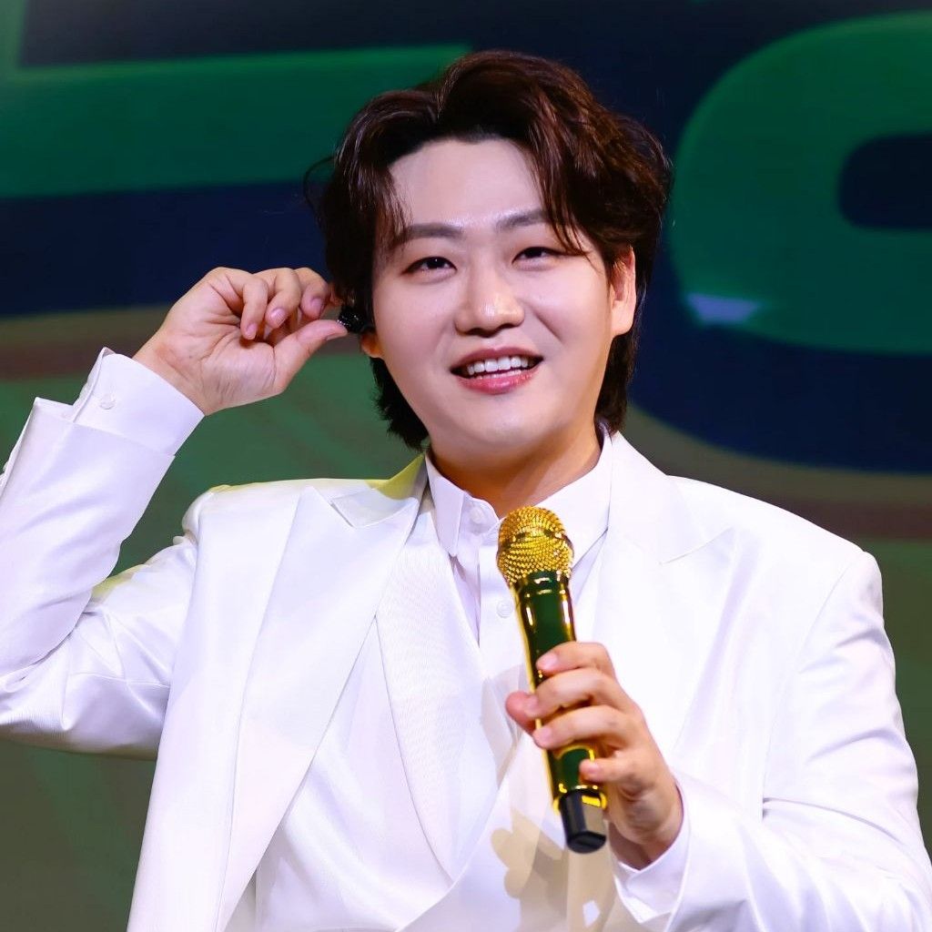 Behind-the-scenes cut of Min Soohyun