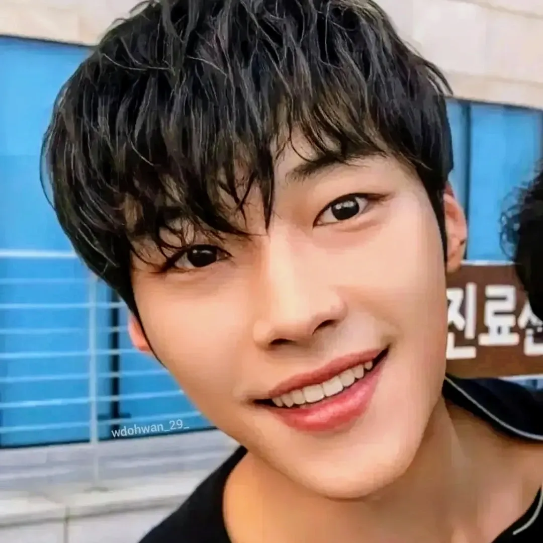 Behind-the-scenes cut of Woo Dohwan
