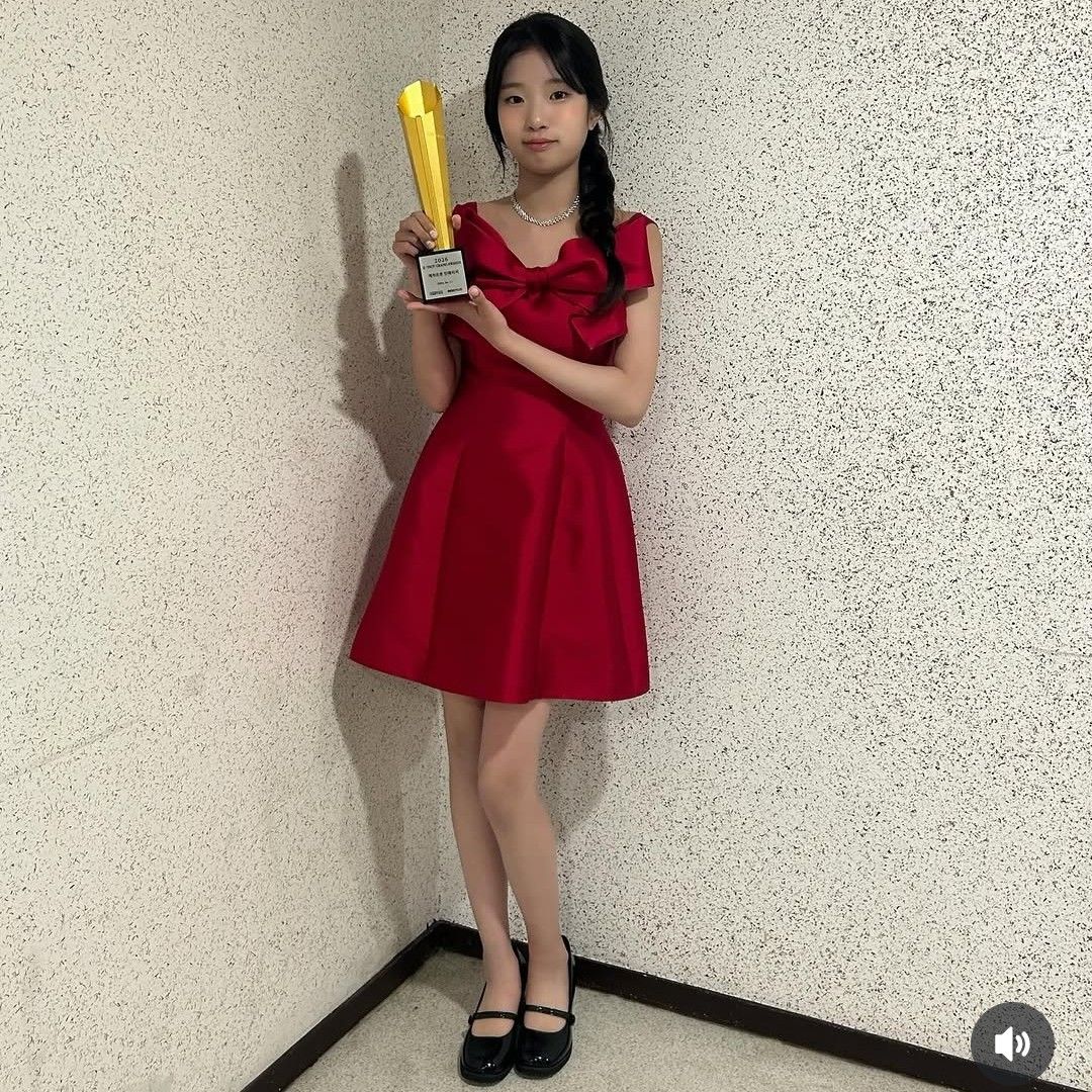 Behind-the-scenes cut of Bin Yeseo