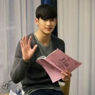 Behind-the-scenes cut of Kim Soohyun