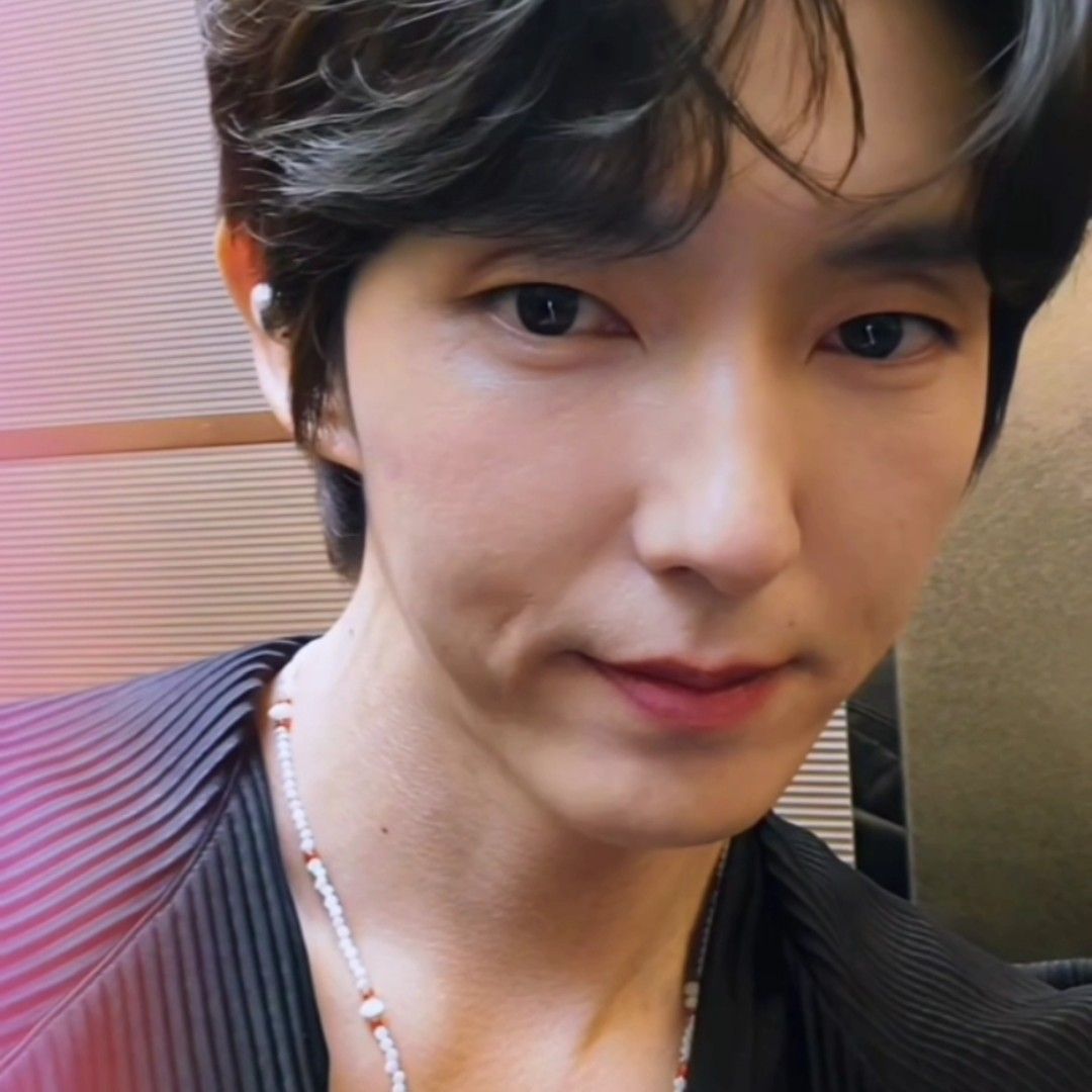 A moment captured by a fan of Lee Joongi