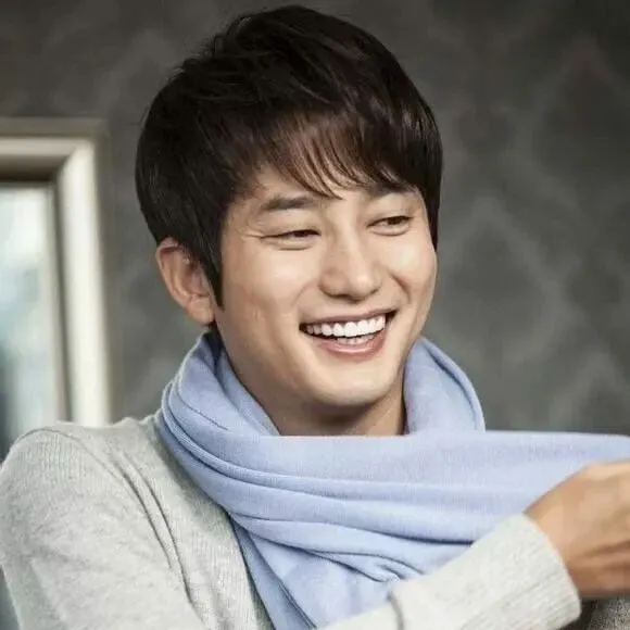 Behind-the-scenes cut of Park Sihoo