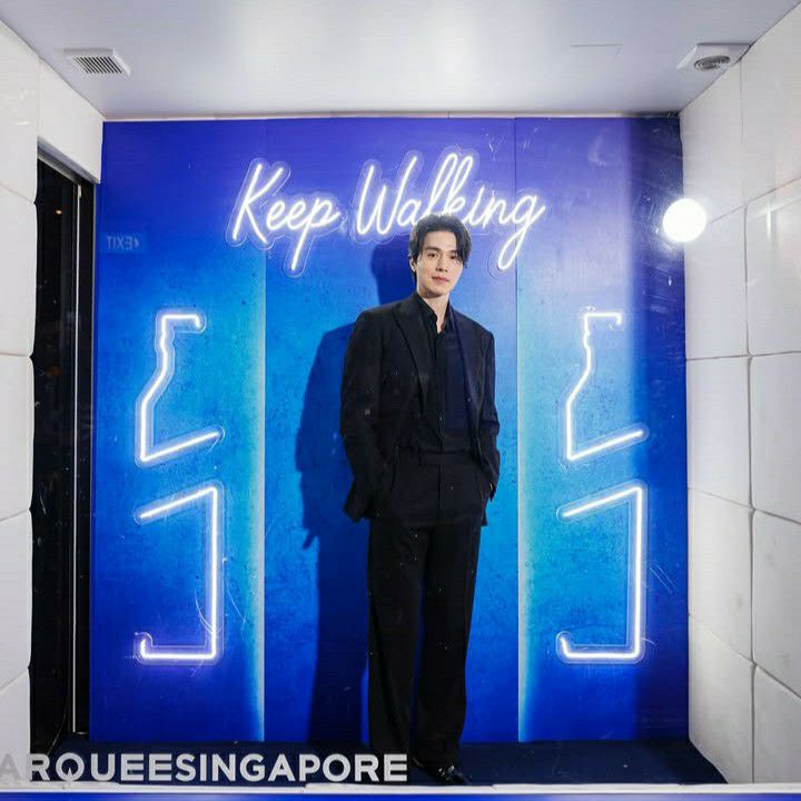 A moment captured by a fan of Lee Dongwook