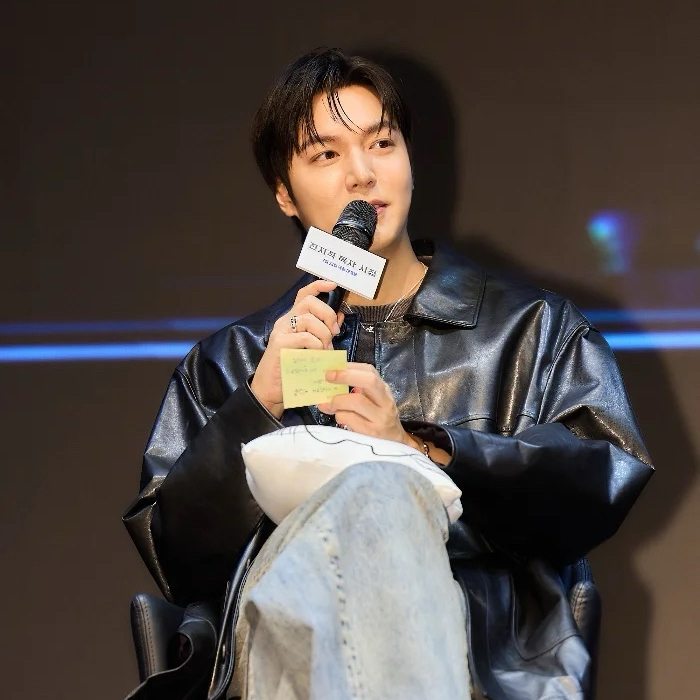 イ・ミンホの最近の活動ショット