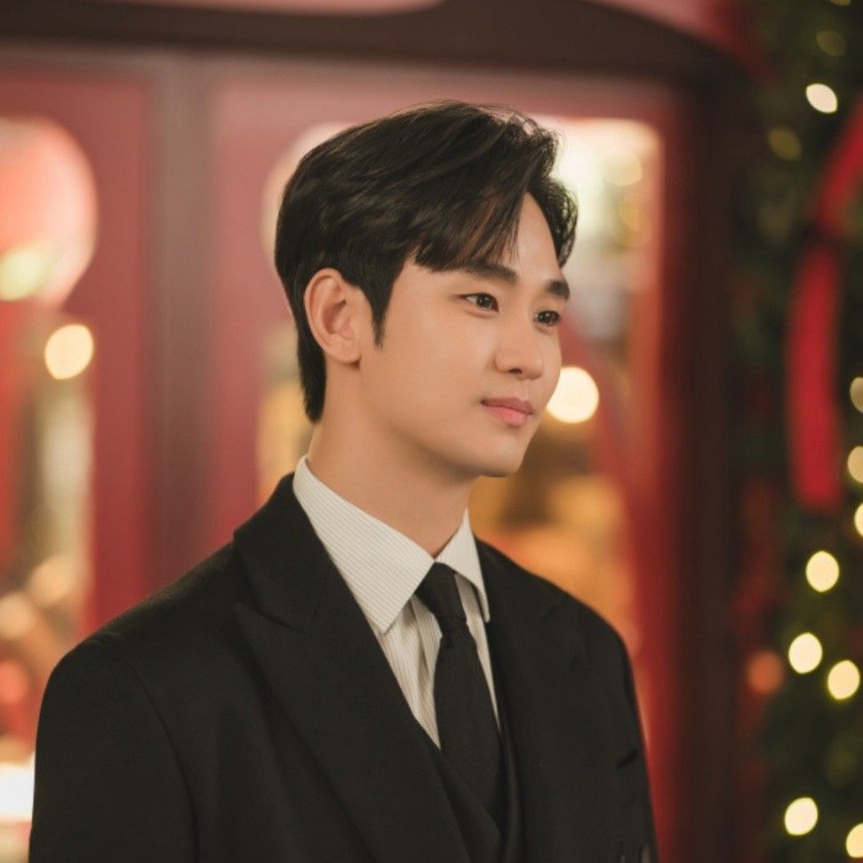 A moment captured by a fan of Kim Soohyun