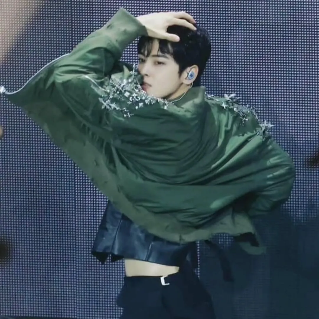 Recent activity shot of Cha Eunwoo