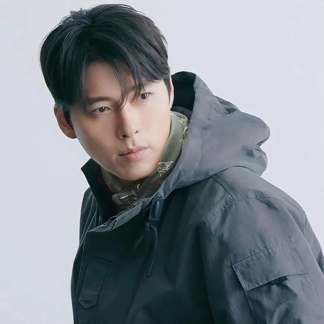 Momen yang diabadikan oleh penggemar Hyun Bin