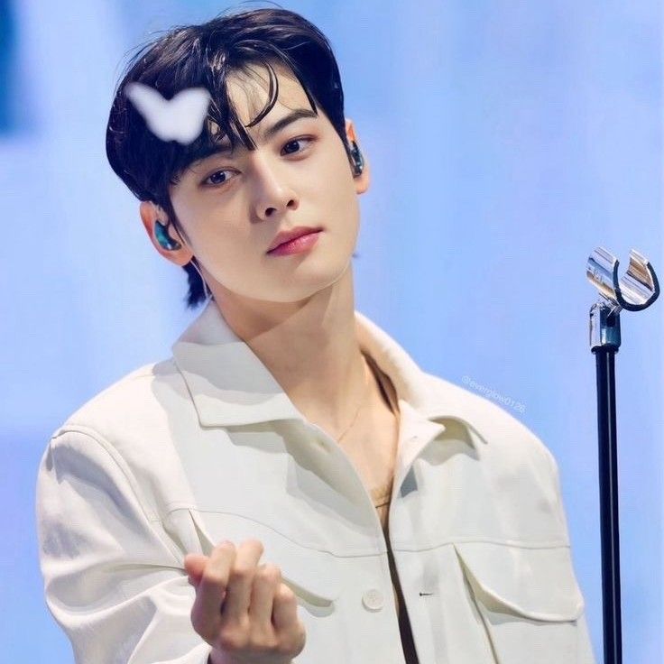 Latest photo of Cha Eunwoo