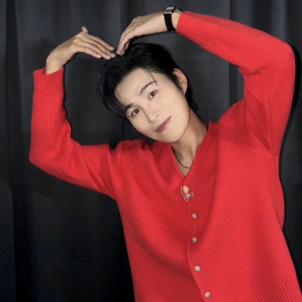 Behind-the-scenes cut of Kim Heejae