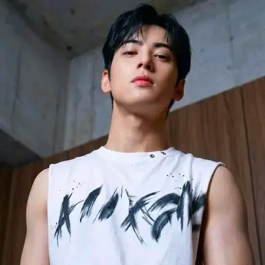 A moment captured by a fan of Cha Eunwoo