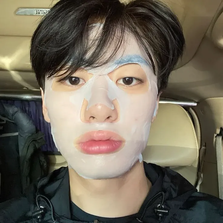 Recent activity shot of Lee Wonjeong