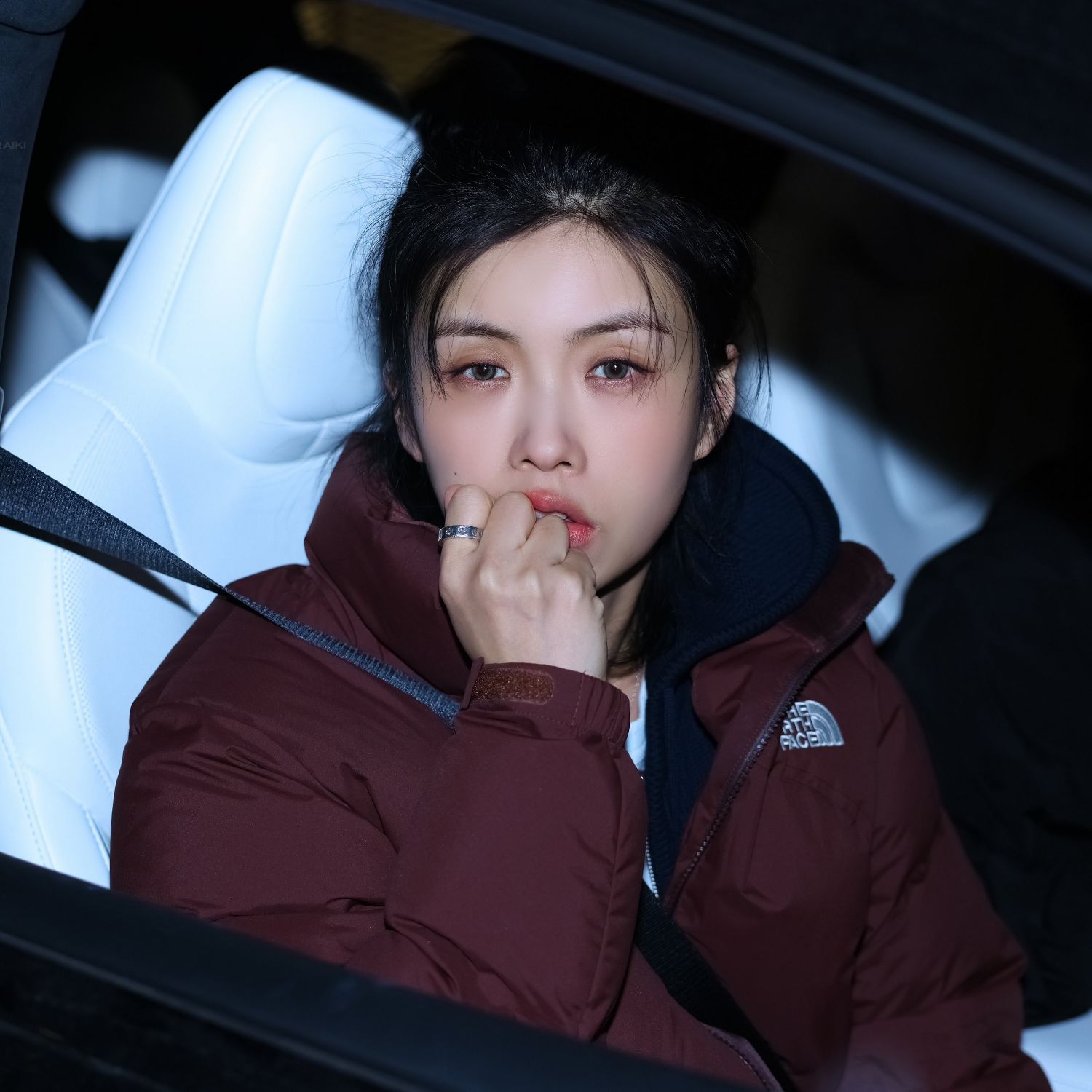 Behind-the-scenes cut of Aiki