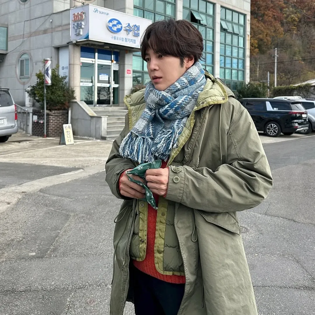 Recent activity shot of Jang Geunsuk