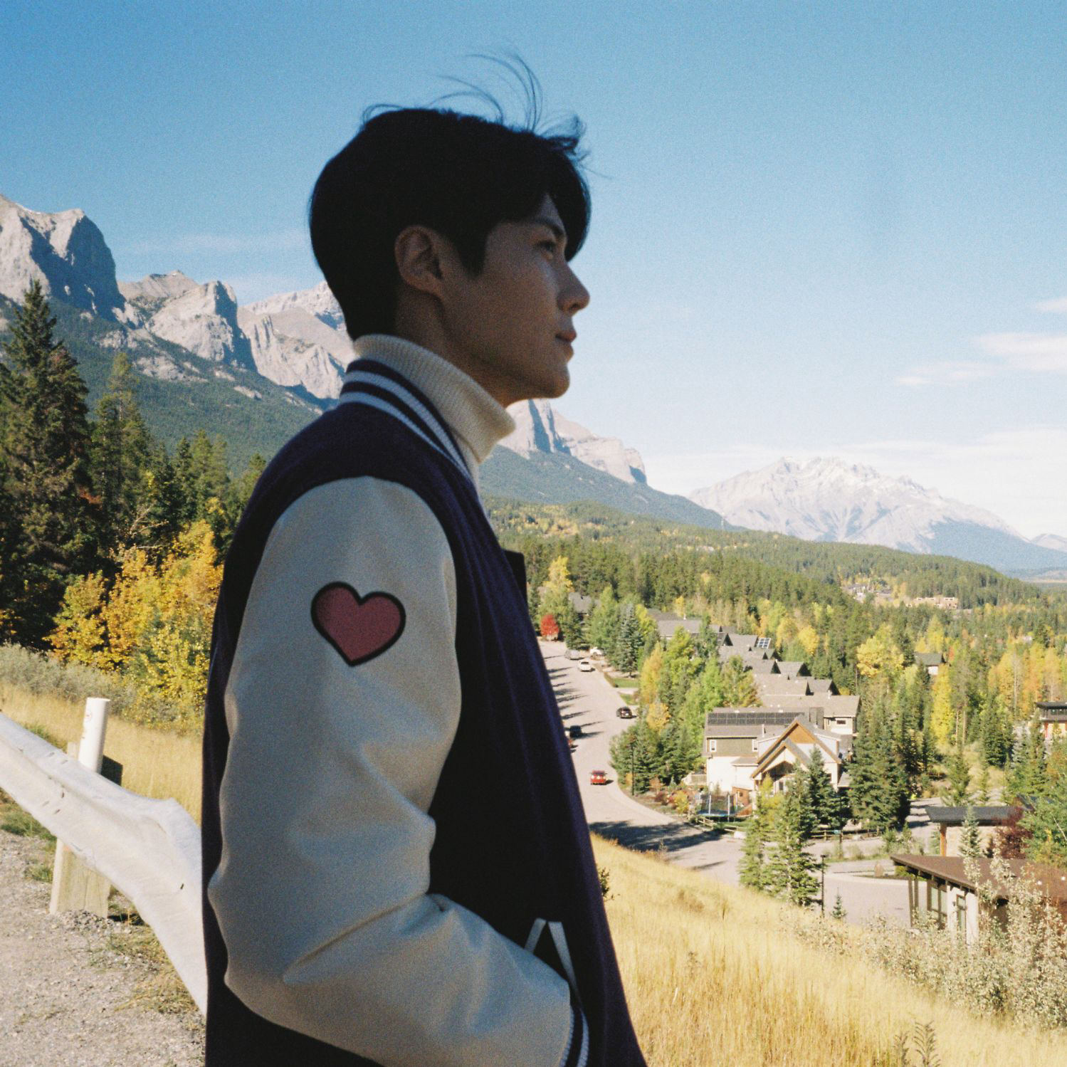 Behind-the-scenes cut of Kim Seonho