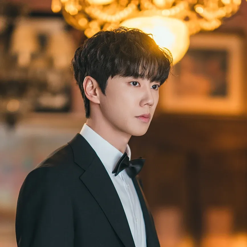 Recent activity shot of Lee Junyoung
