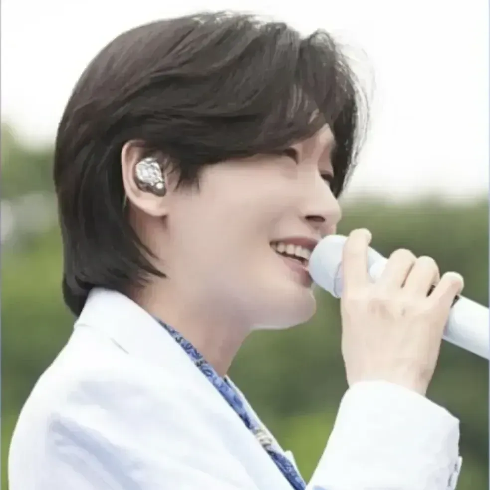 Behind-the-scenes cut of Kim Yongbin