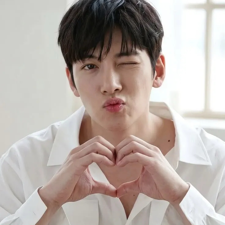 Behind-the-scenes cut of Ji Changwook