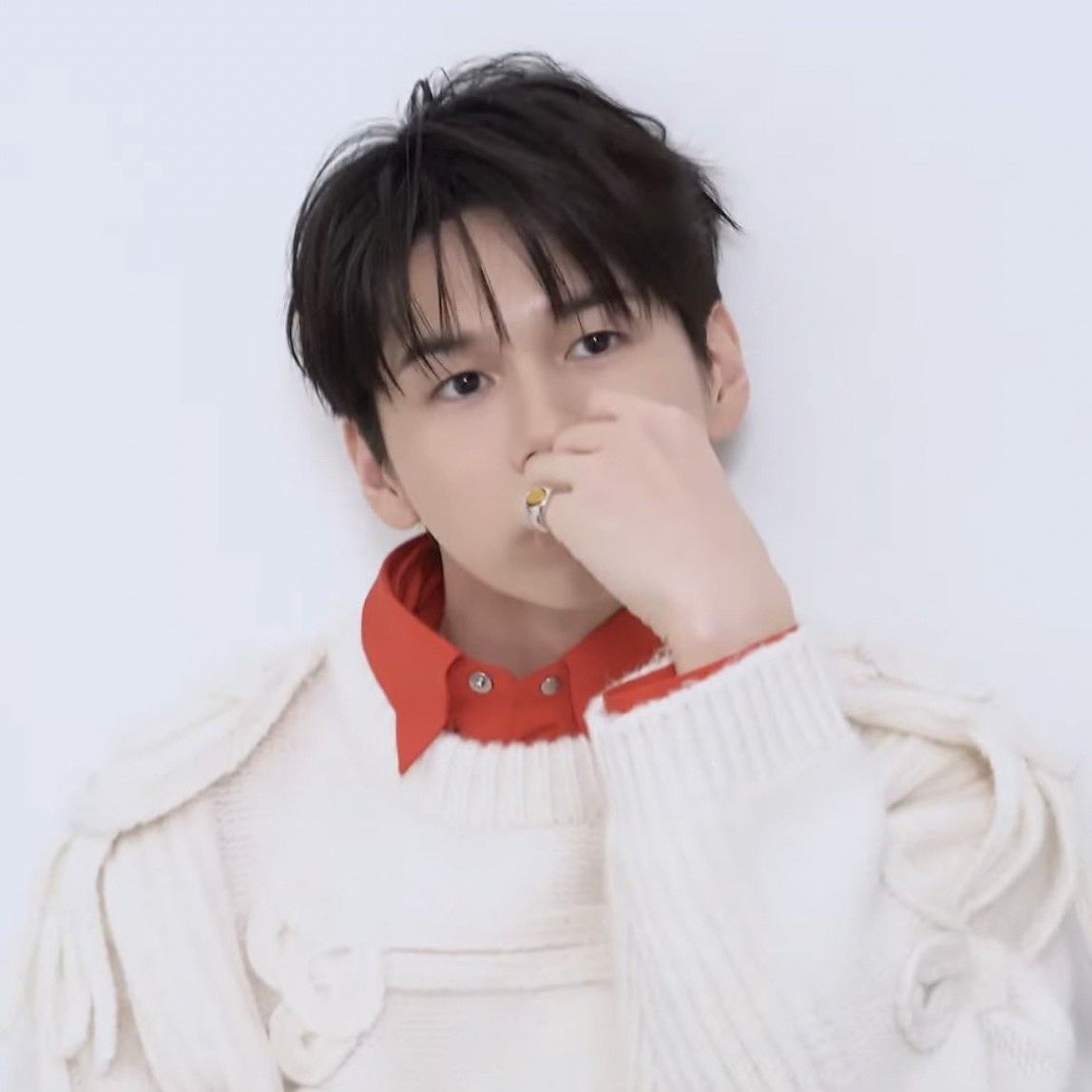 粉絲拍下的邕聖祐瞬間